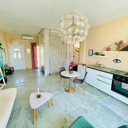 Apartment Ocean Eyes